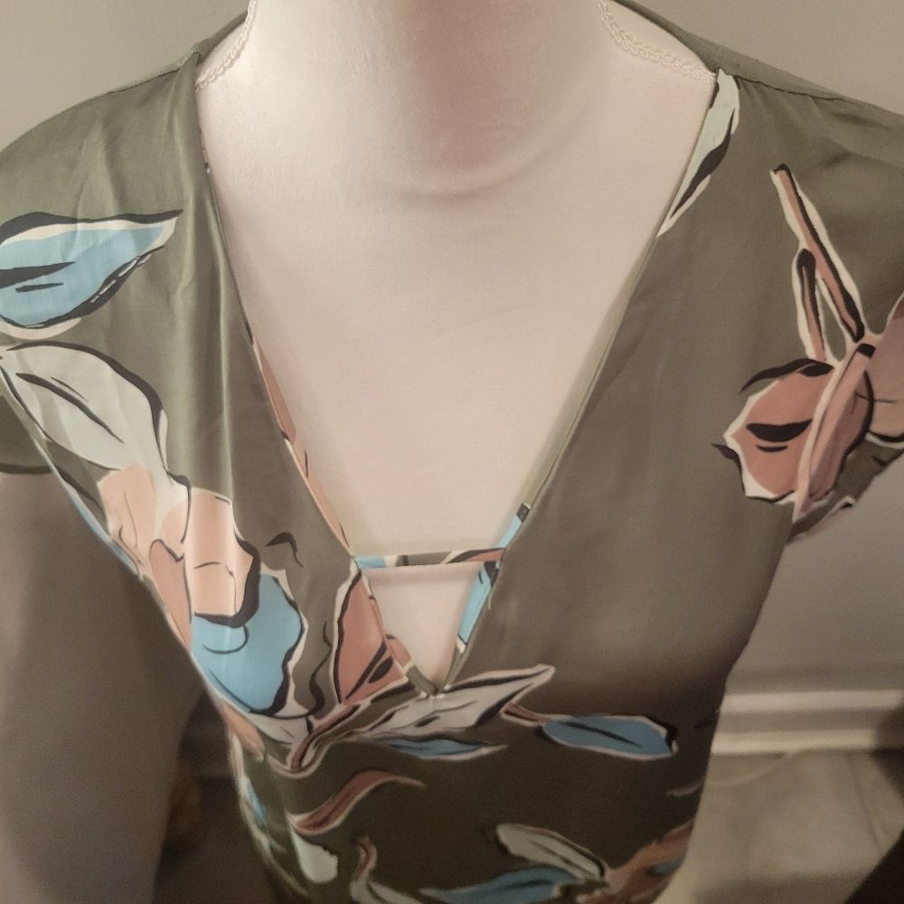 MANGO Green Floral V-Neck Dress Size US 4 - Picture 2 of 8